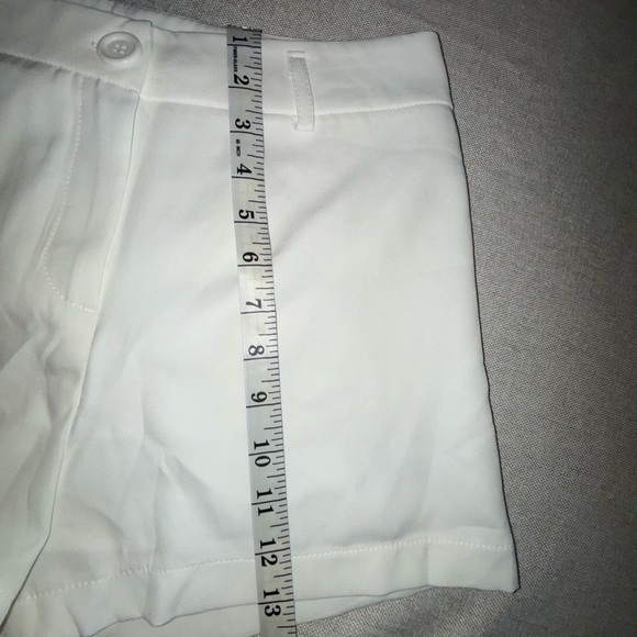 White Skorts with Clean Design and Lightweight Fabric - Picture 7 of 7